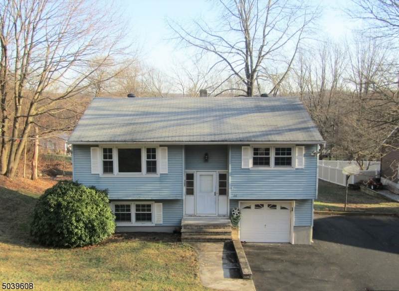 20 S Hillside Dr - Photo 1
