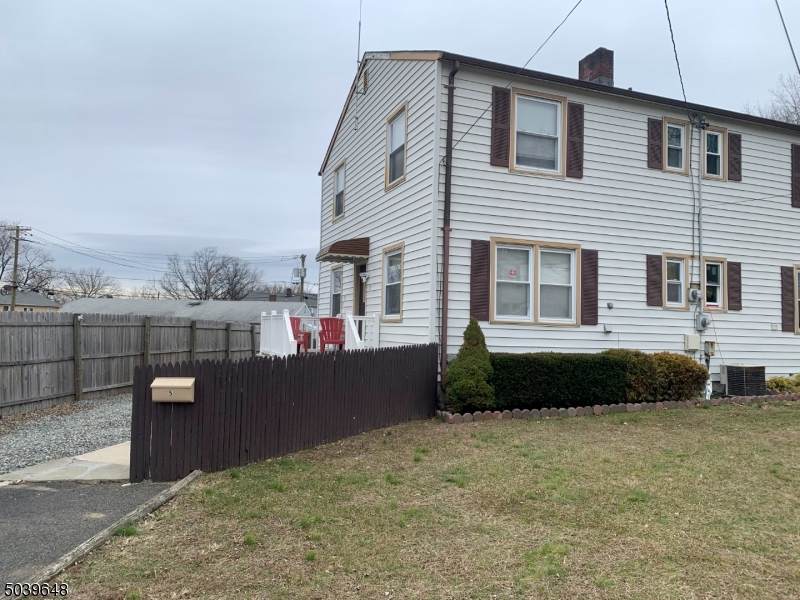 5 Halstead Pl - Photo 1