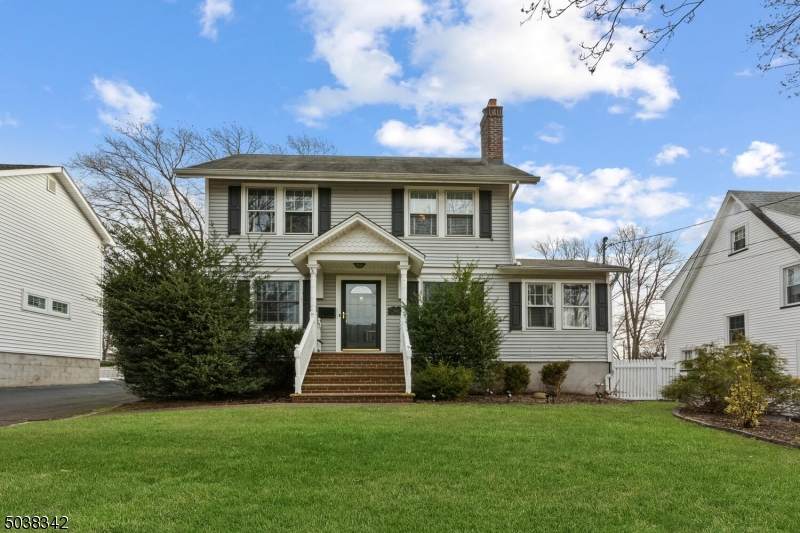 766 Oak Ave - Photo 1