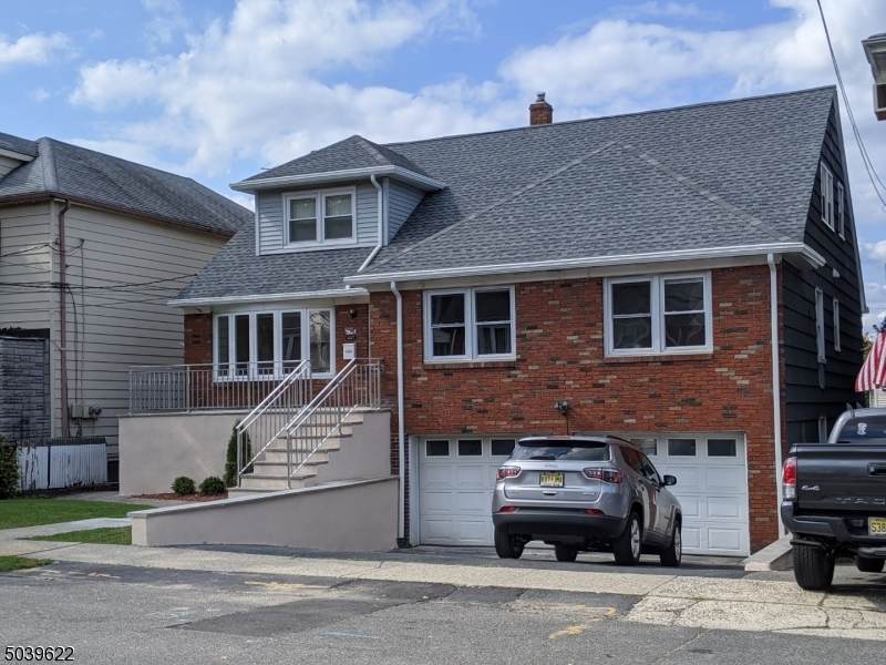 437 7TH ST - Photo 1