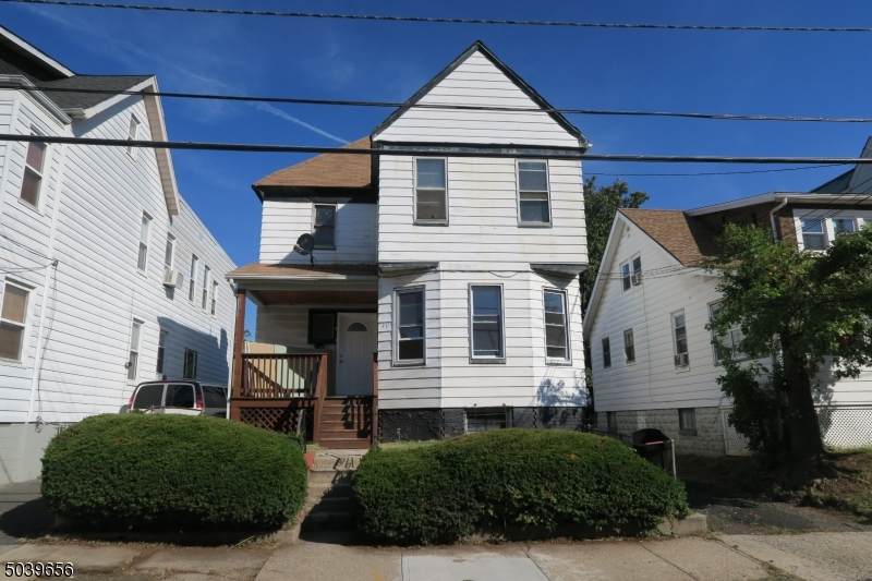 23 Lanark Ave - Photo 1