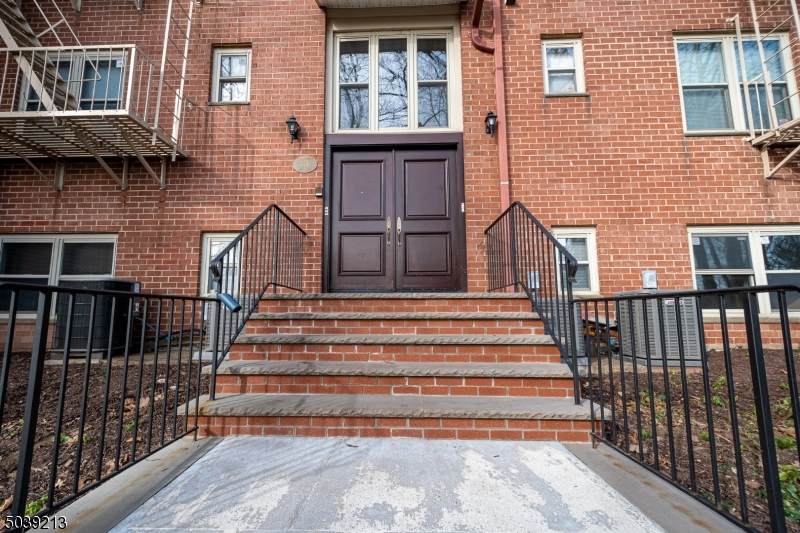 361 Claremont Ave Unit C6106 - Photo 1