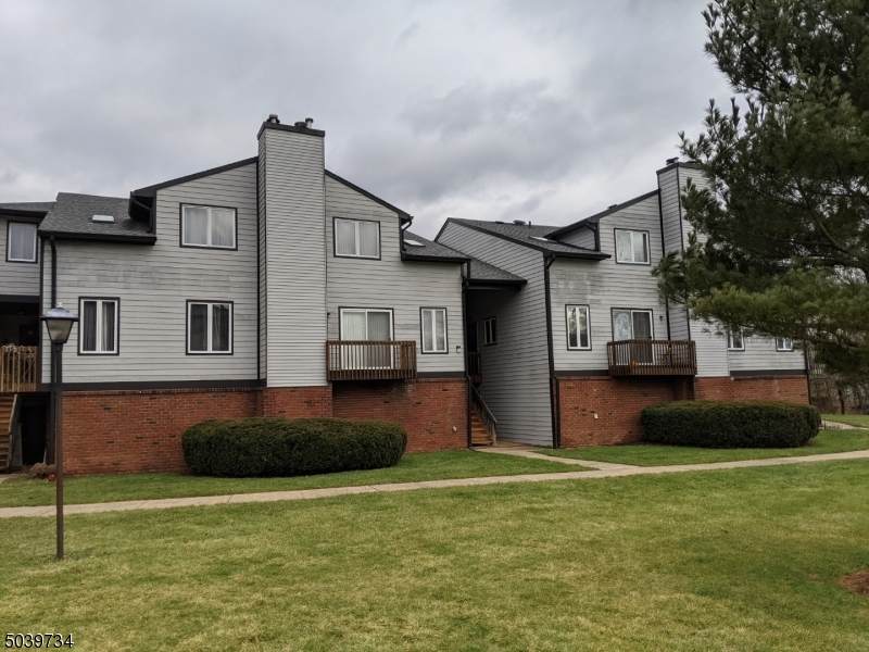 414 Village Cmns - Photo 1