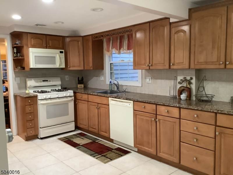 10 Howard Pl - Photo 1