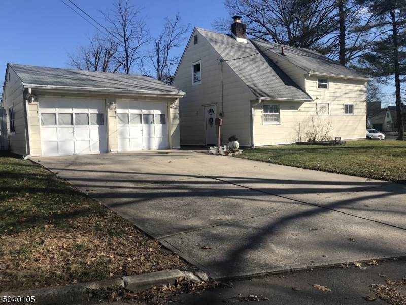 1045 Plymouth Dr - Photo 1