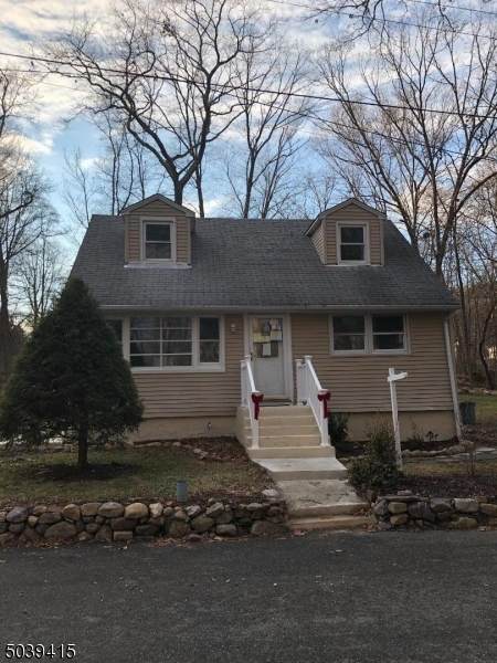 13 Oakwood Ave - Photo 1