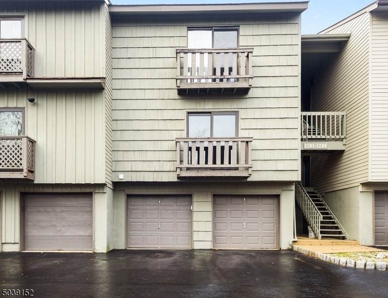 1206 Spruce Hills Dr - Photo 1