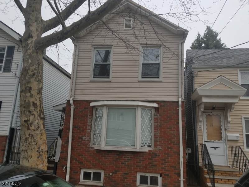 72 Houston St - Photo 1