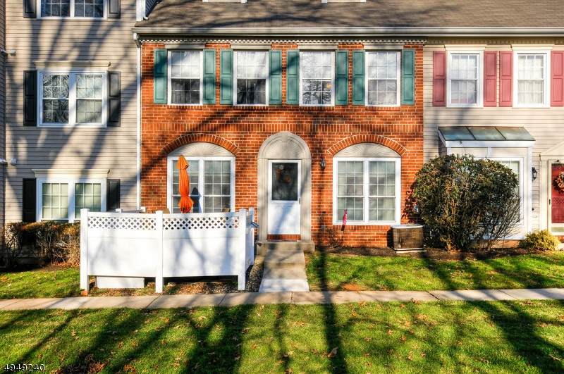 1318 Boxwood Dr - Photo 1