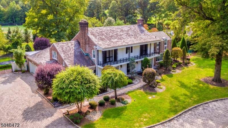 8 Five Acre Dr - Photo 1