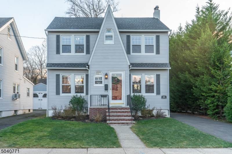 355 Hemlock Ave - Photo 1