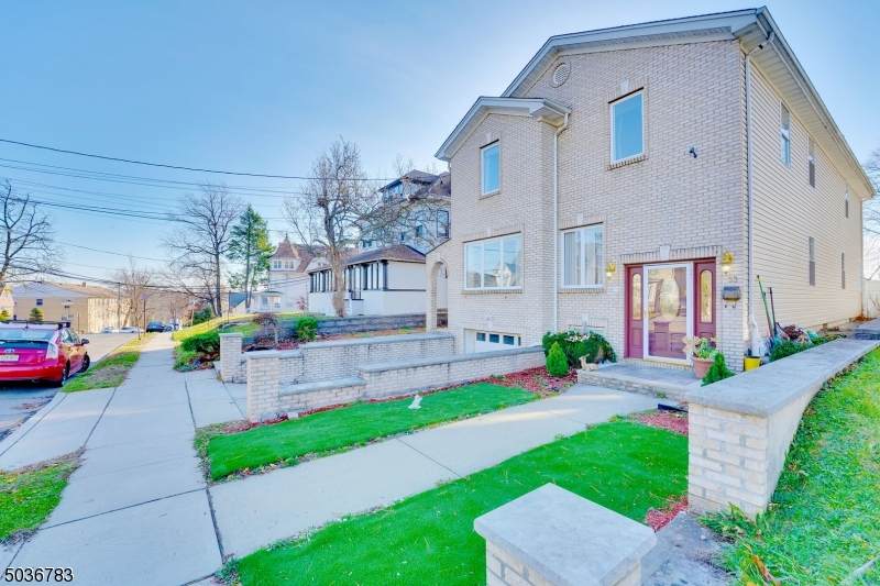 33 Rossmore Pl - Photo 1