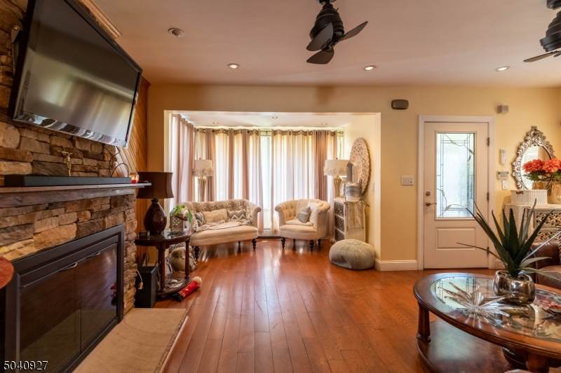 45 Garden Ave - Photo 1