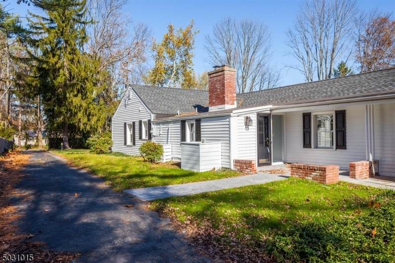 143 Mendham Rd E - Photo 1