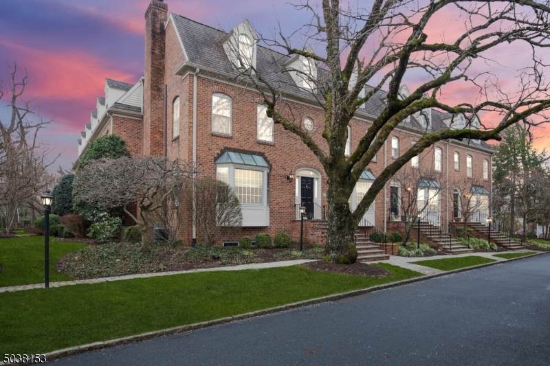 50 New England Ave - Photo 1