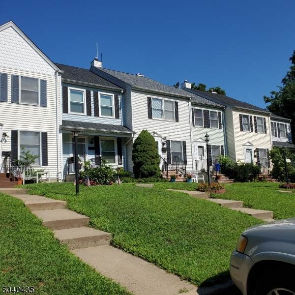 310 Railroad Pl - Photo 1