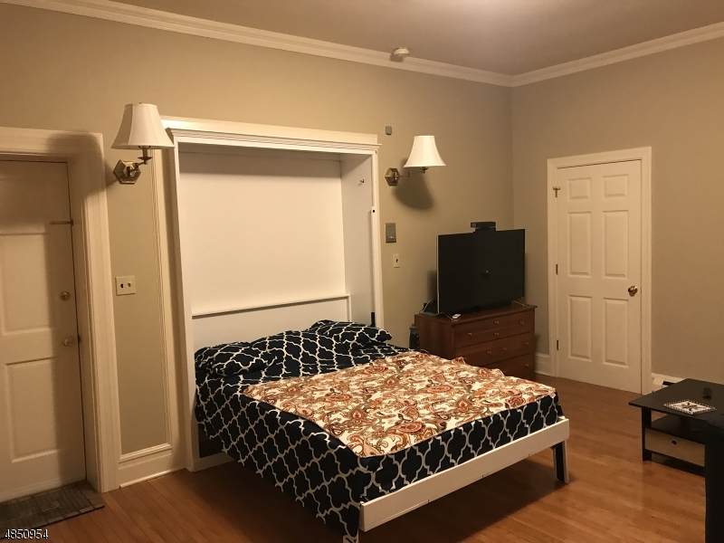 18 Euclid Ave - Photo 1