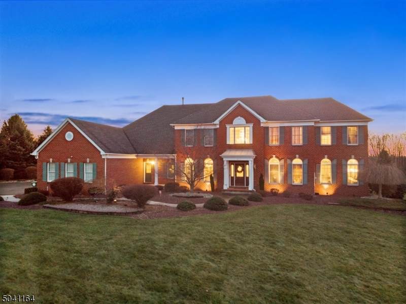16 Christie Way - Photo 1