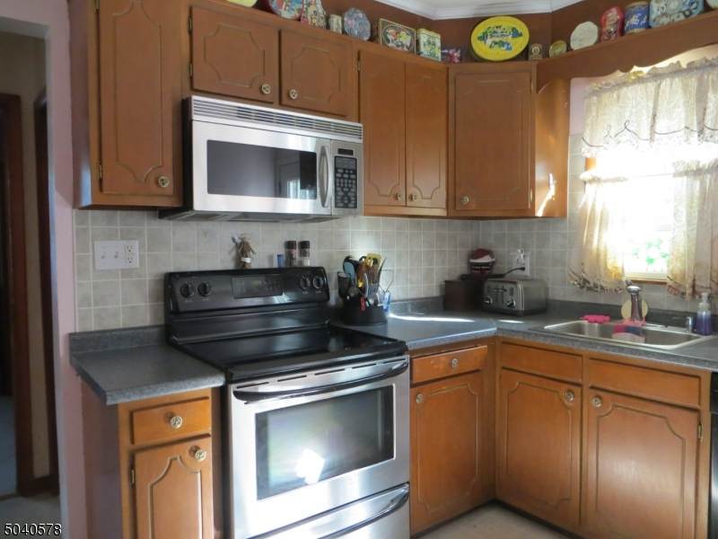 218 Lakeside Ave - Photo 1