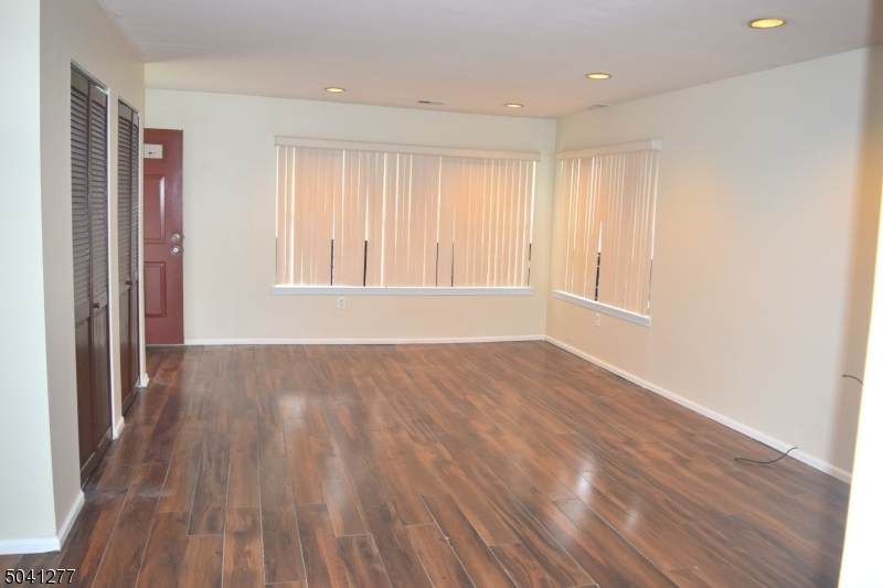 188 Pennsylvania Way - Photo 1