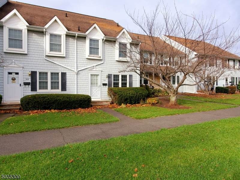 504 Columbia Cmn - Photo 1