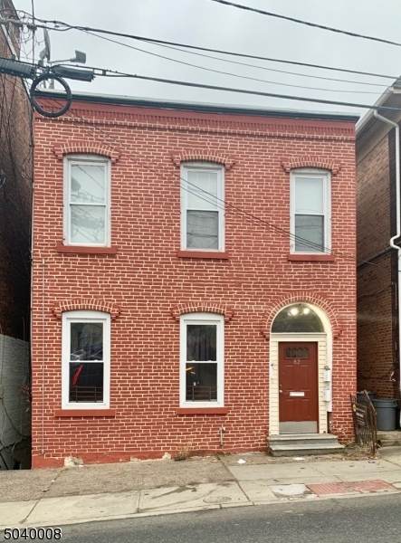 82 Front St - Photo 1