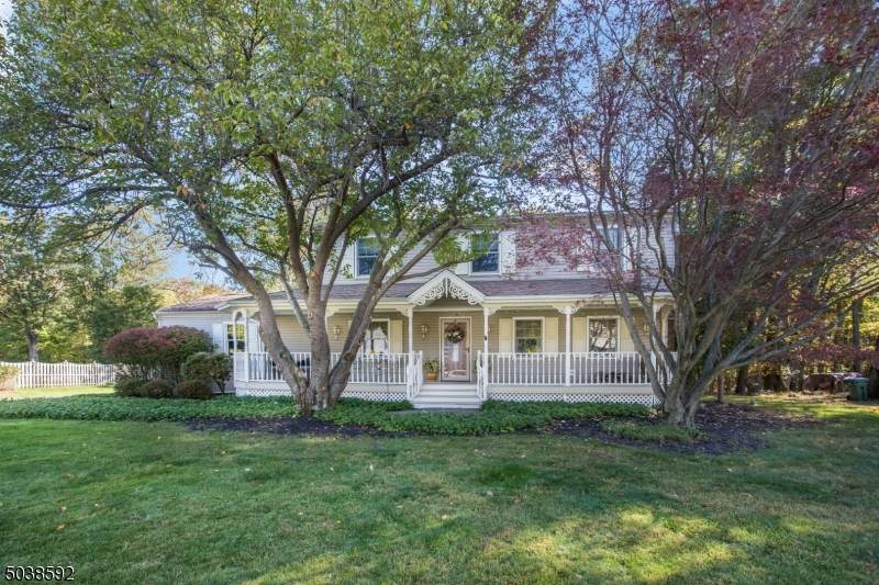 11 Falcon Lane - Photo 1