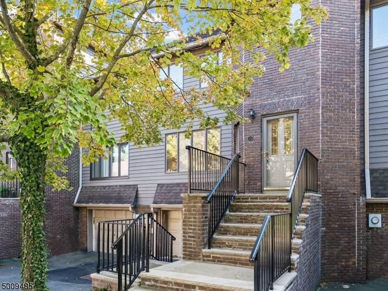20 Village Green Ct - Photo 1