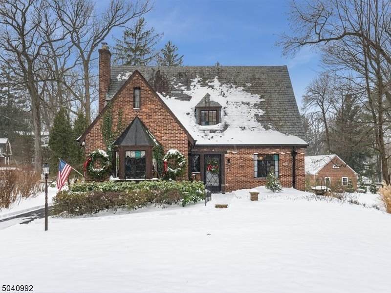 22 Forest Way - Photo 1