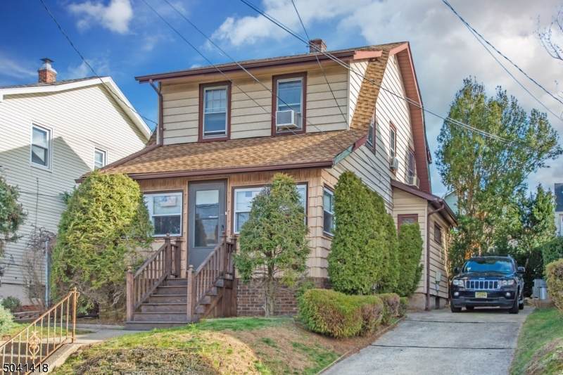 32 William St - Photo 1