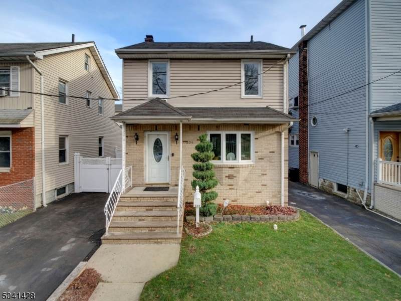 334 New York Ave - Photo 1