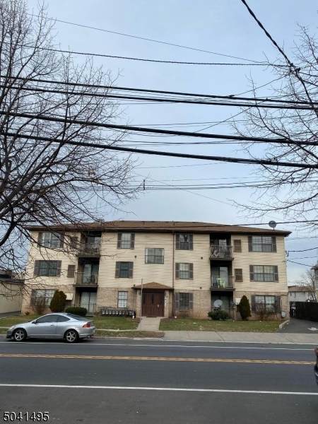 535 Bayway Ave - Photo 1