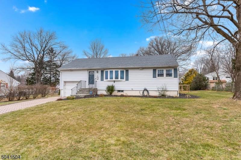 40 Windsor Ave - Photo 1