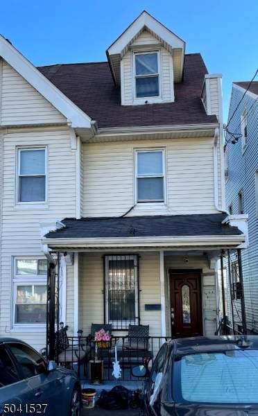 530 Garfield Ave - Photo 1