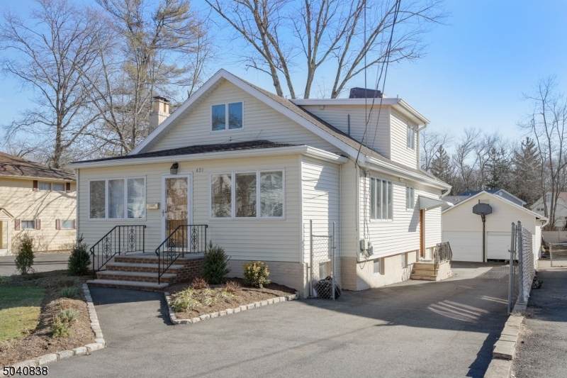 431 S Livingston Ave - Photo 1