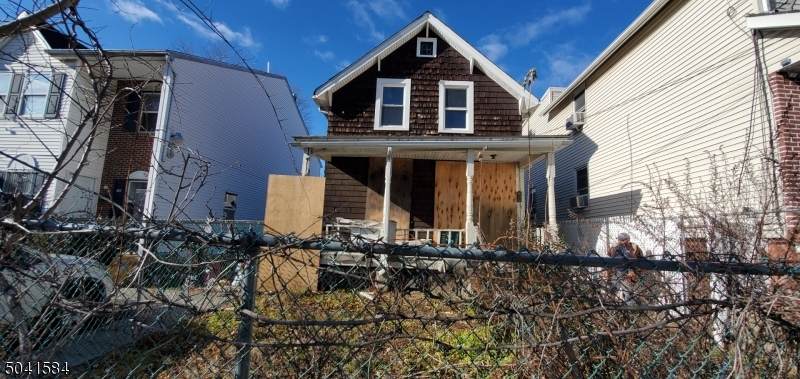 205 S Jefferson St - Photo 1