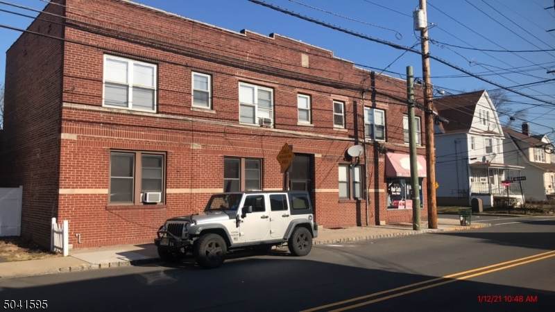 61 Montgomery St - Photo 1