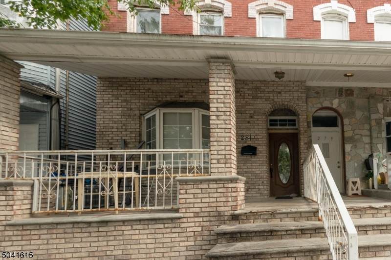 281 N 6Th St - Photo 1