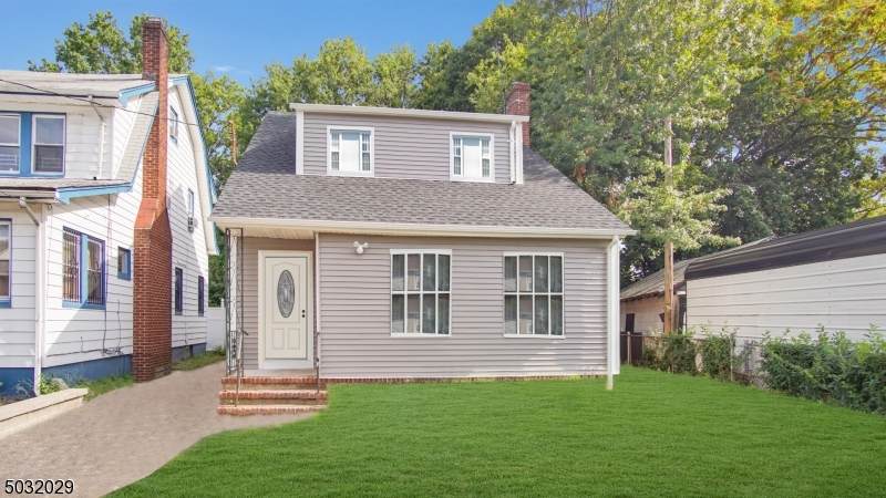 22 Pine Grove Ter - Photo 1