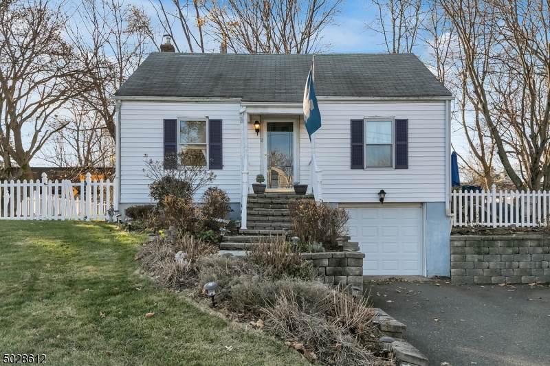 2 Lee Pl - Photo 1