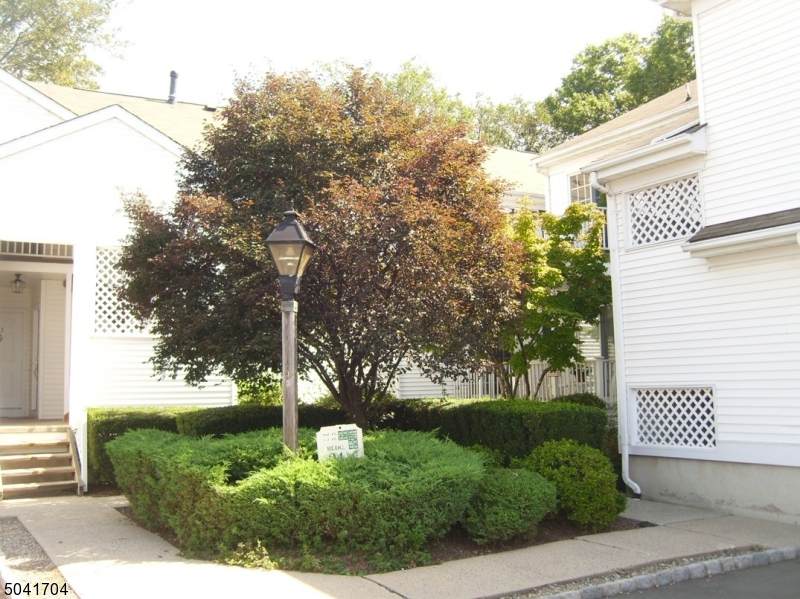 20 Smithfield Ct - Photo 1