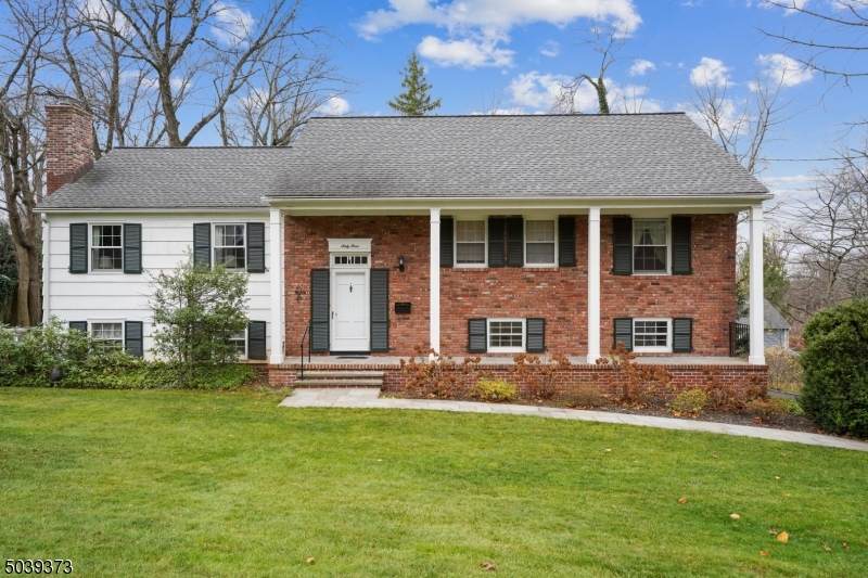 63 Tanglewood Dr - Photo 1