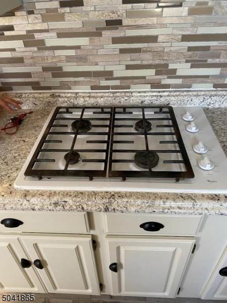 23 Aberdeen Ct - Photo 1