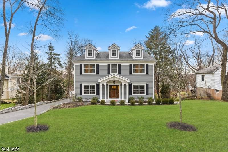 732 Fairmount Ave - Photo 1