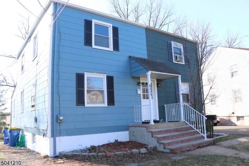 637 Crescent Drive - Photo 1