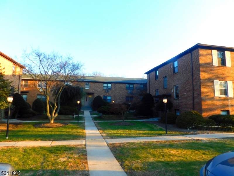 807 Mountain Ave - Photo 1