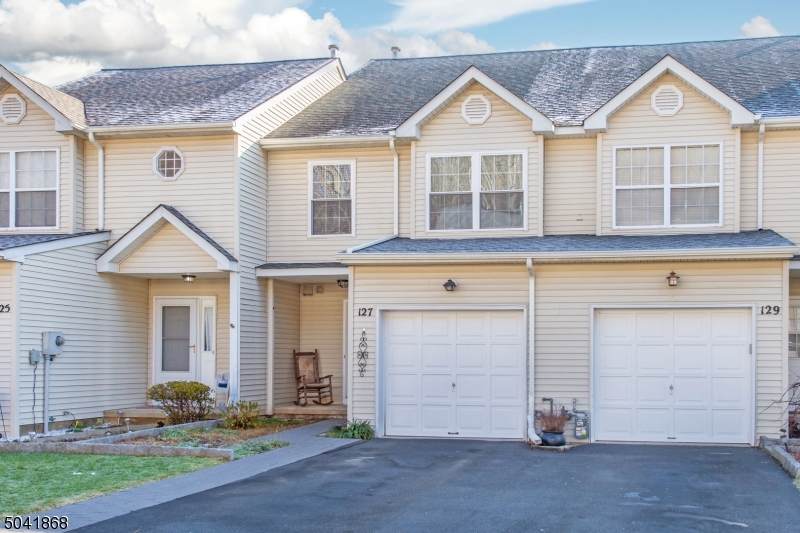 127 Canal Way - Photo 1
