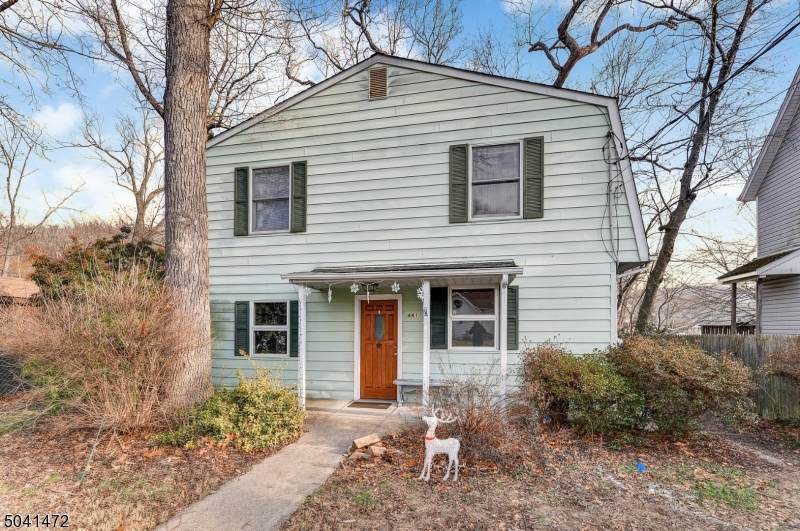 441 Lakeview Ave - Photo 1