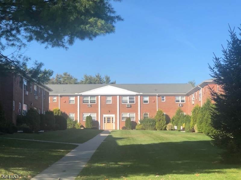 32 Knox Ter - Photo 1