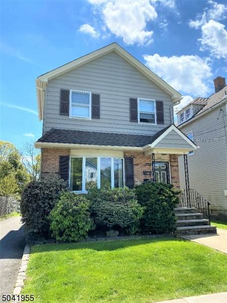 723 North Ave W - Photo 1